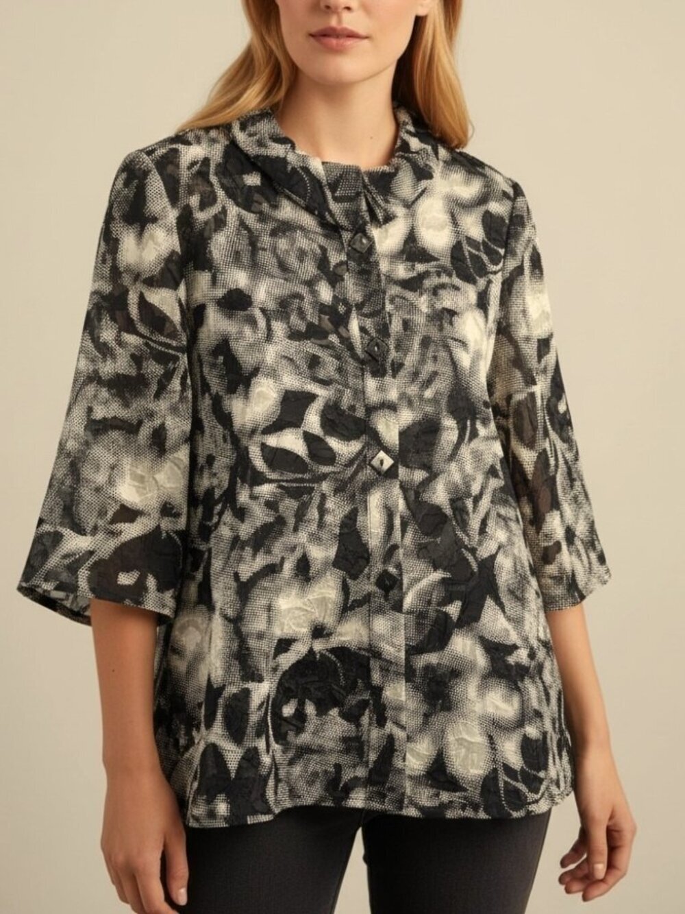 Yushi USA Abstract Floral Textured Jacket Black White Crinkle Button Front L
